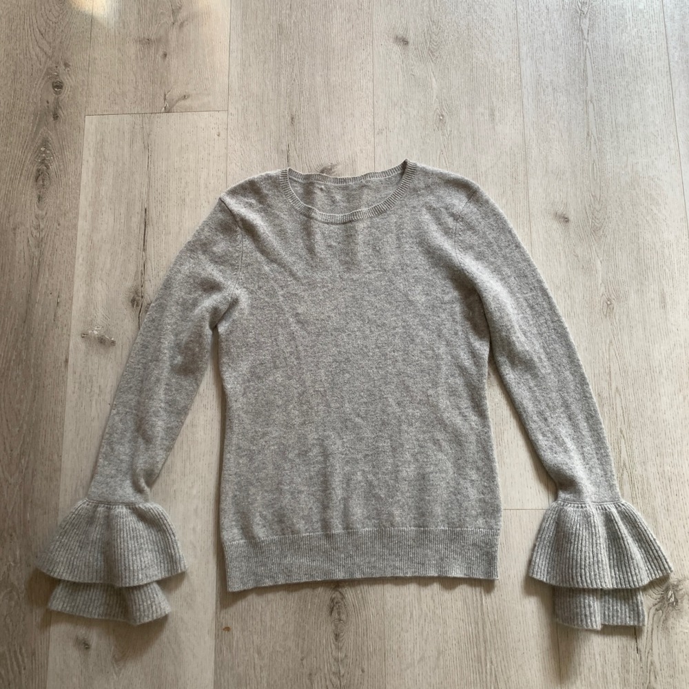 100%‎ Cashmere Heather Gray Tiered Ruffle Cuff Crewneck Sweater RN 58909